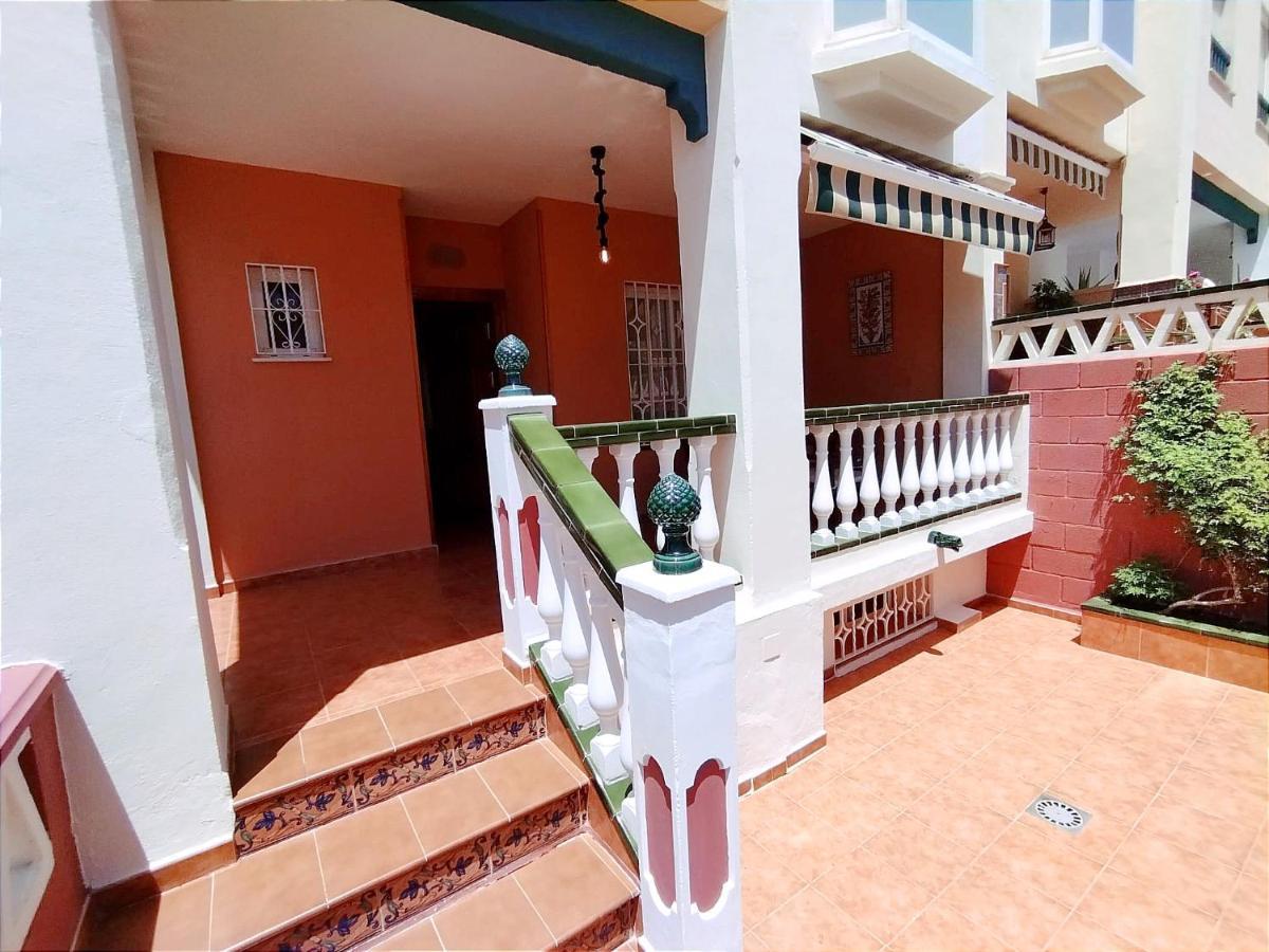 Casa Playa, Terraza Y Garaje Apartment Nerja Luaran gambar