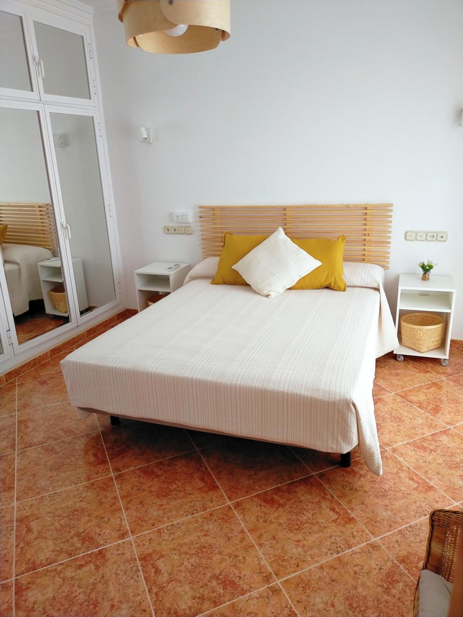 Casa Playa, Terraza Y Garaje Apartment Nerja Luaran gambar